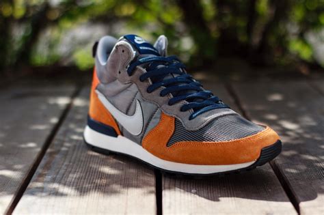 nike internationalist mid blauw|Internationalist Shoes .